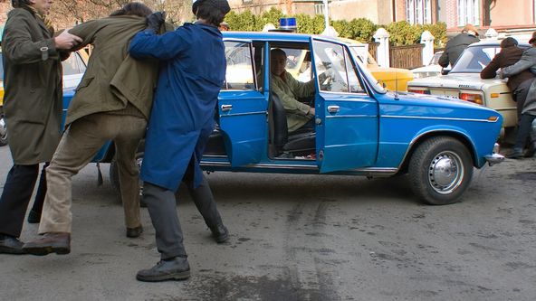 Sama v čase normálnosti