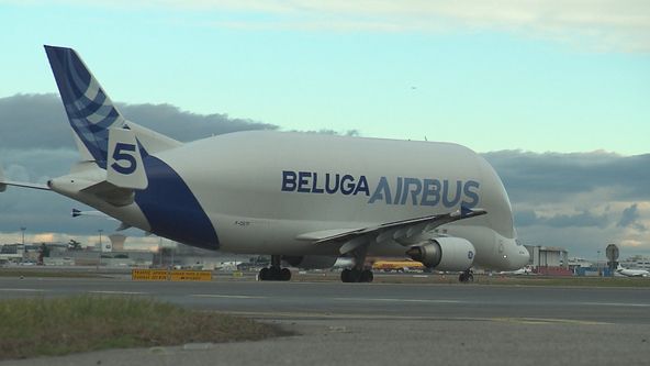 Nákladní kolosy v oblacích