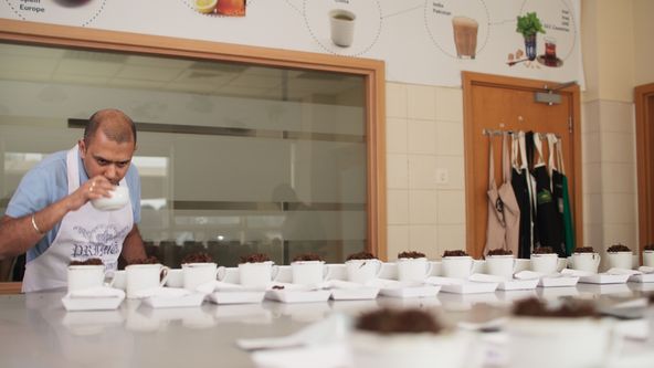 Kamera na cestách: Jeden šálek, tisíc příběhů