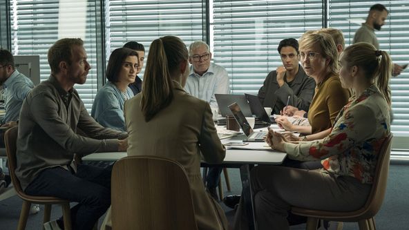 Vláda - Moc a sláva (8/8)