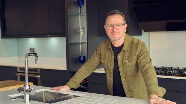 Přitažlivé kuchyně, působivé koupelny III (1)