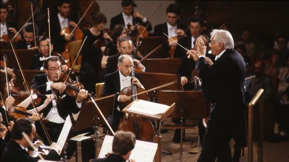 Bernstein řídí Debussyho Moře
