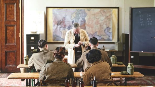 Hledá se tajný agent (2)