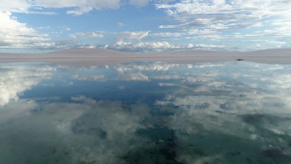 Zázračná planeta: Země pohledem z vesmíru (2/4)