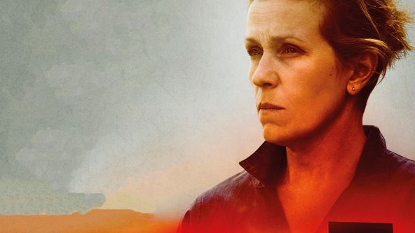 Tři billboardy kousek za Ebbingem