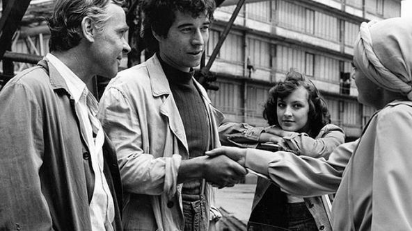 Mladý muž a bílá velryba