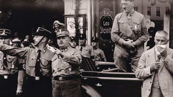 Hitlerův dvůr (1/2)