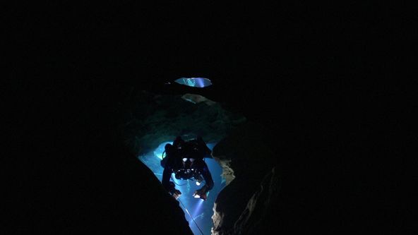 Jeskynní potápění pod Budapeští