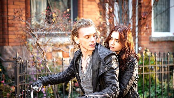 Mortal Instruments: Město z kostí