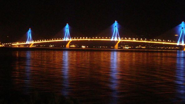 Most přes Korintský záliv