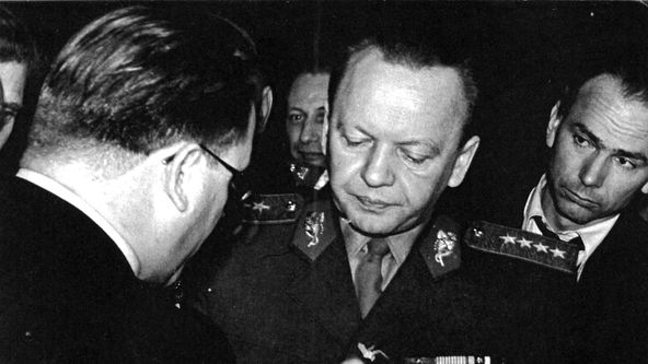 Alexej Čepička - Z vojína generálem