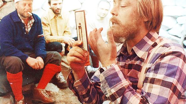 Vynes na horu svůj hrob