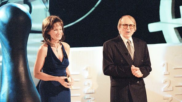 Politické harašení aneb S politiky stále netančíme