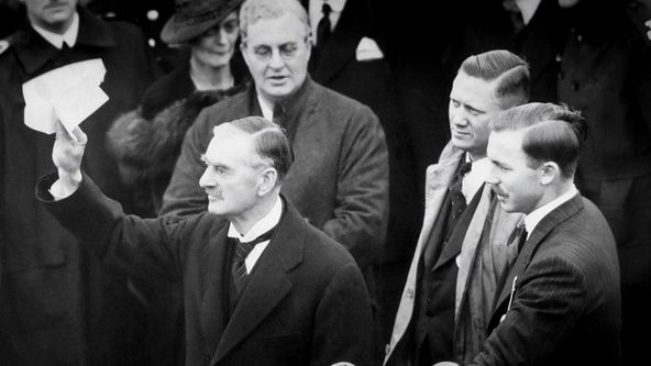 1938: Chamberlain chce mír s Hitlerem