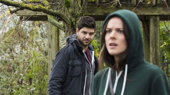 Kdo je Nomi Gardnerová?