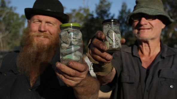 Lovci opálů IV (16)