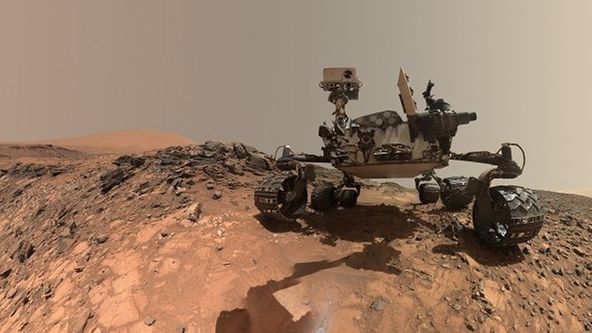 Curiosity na Marsu (1)