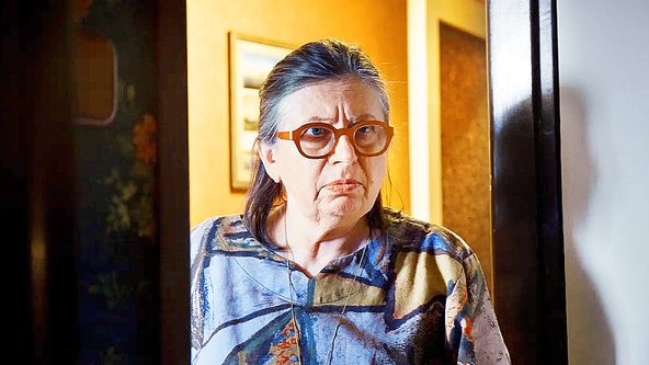 Muž so zajačími ušami