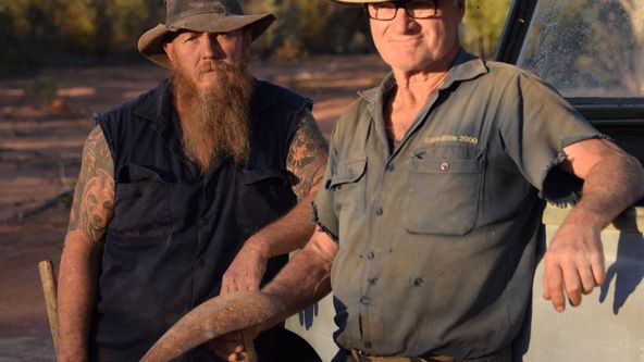 Lovci opálů III (19)