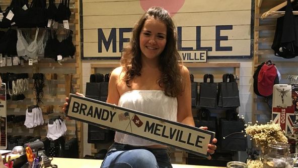 Brandy Hellville a démoni módního průmyslu