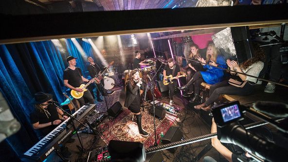 Doupě hitů (12/12)