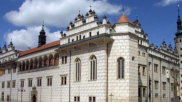 Proměny zámeckého nádvoří