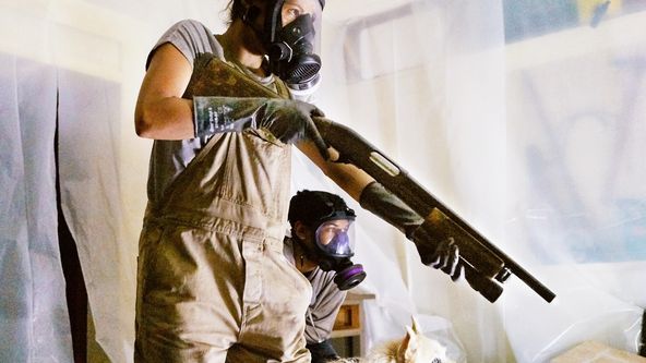 Přicházejí v noci