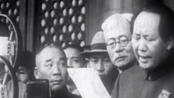 Přehlídka probouzejícího se obra