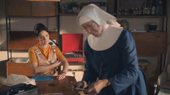 Zavolejte porodní sestřičky X (5/7)