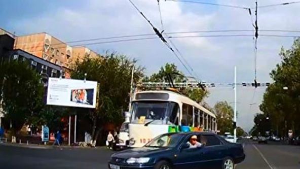 Bizarné búračky II