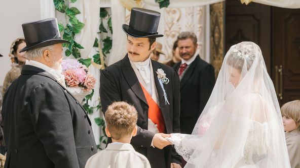 Spoutaná láska (12)