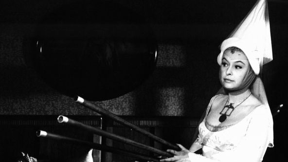 Bílá paní, Pro pamětníky... Irena Kačírková – 100 let