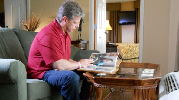 Zlý sen v sousedním domě III (9)