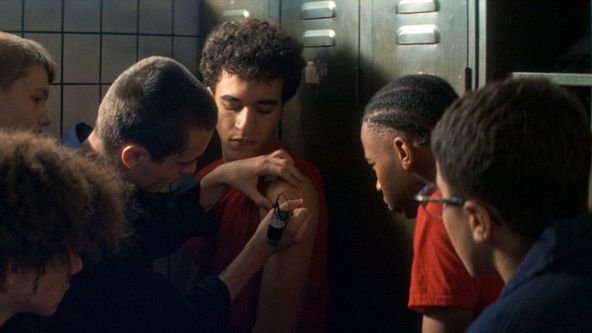 Svoboda za mřížemi