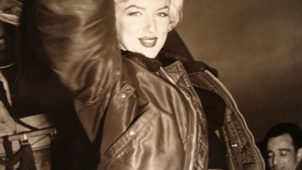 Marilyn Monroe v Koreji, 1954