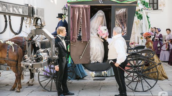 Spoutaná láska (17)