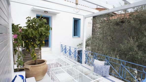 Domove, domove, sladký a řecký (1)