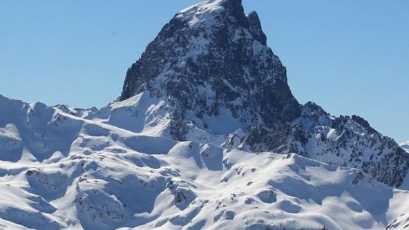 Pyreneje, přirozená hranice mezi Francií a Španělskem