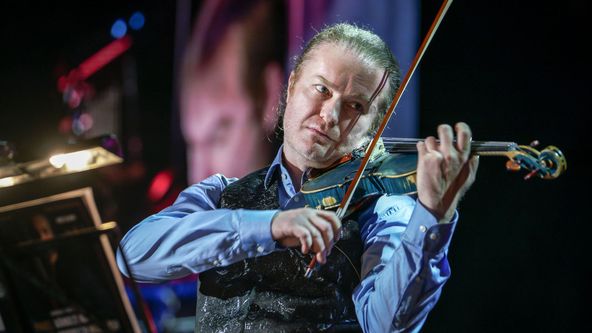 Pavel Šporcl: Vánoce na modrých houslích - Generali tour 2017, Rok české hudby